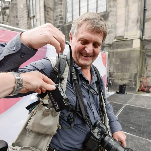 Photographers — photograph 16 of 30