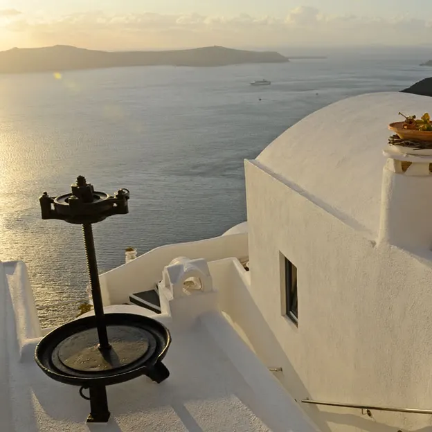 Santorini — photograph 12 of 30