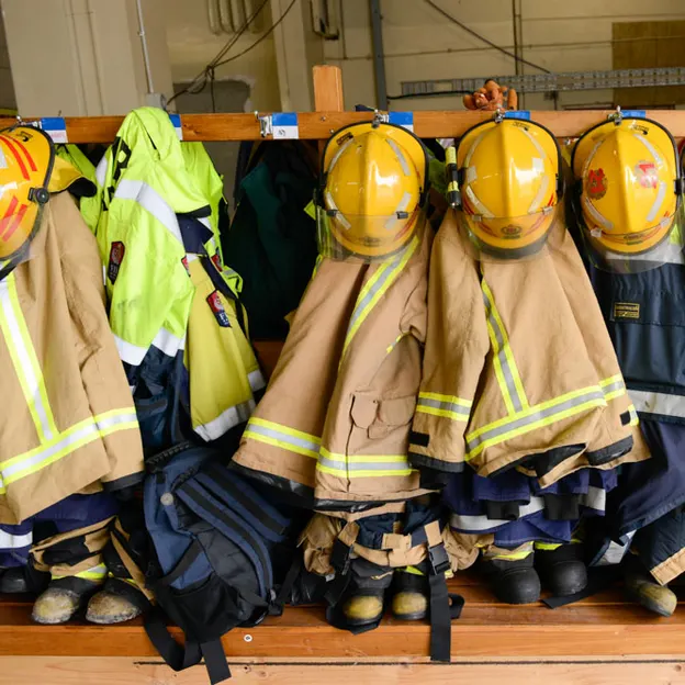 John Keys two visits to New Zealand Fire Service — photograph 39 of 87