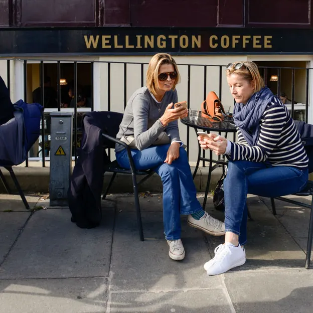 Bars, Cafes & Restaurants — photograph 40 of 47