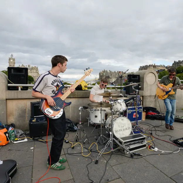 Buskers — photograph 33 of 33