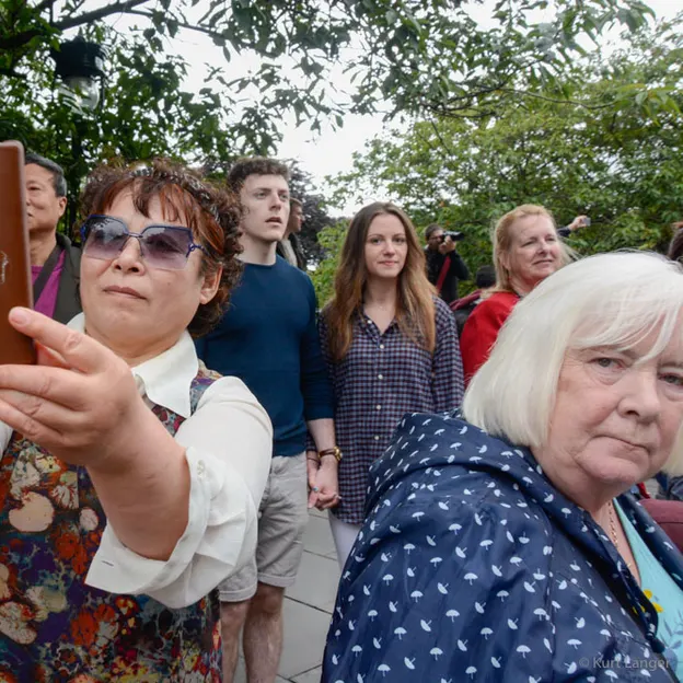 People Taking Photographs — photograph 11 of 24