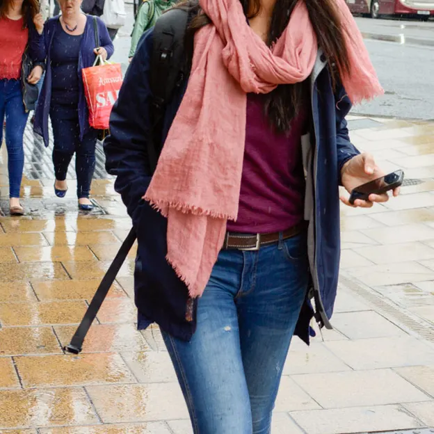 People Walking While On Their Mobiles — photograph 18 of 28