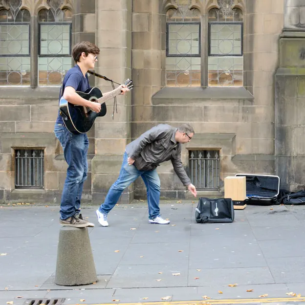 Buskers — photograph 31 of 33