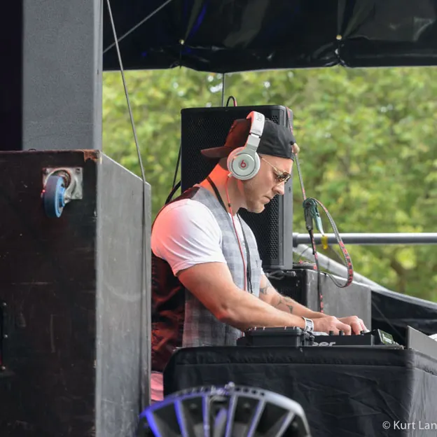 Dirty Cash At Electric Avenue (2018) — photograph 49 of 60