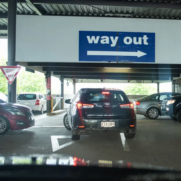 27.12.2020 Riccarton Mall — photograph 13 of 14