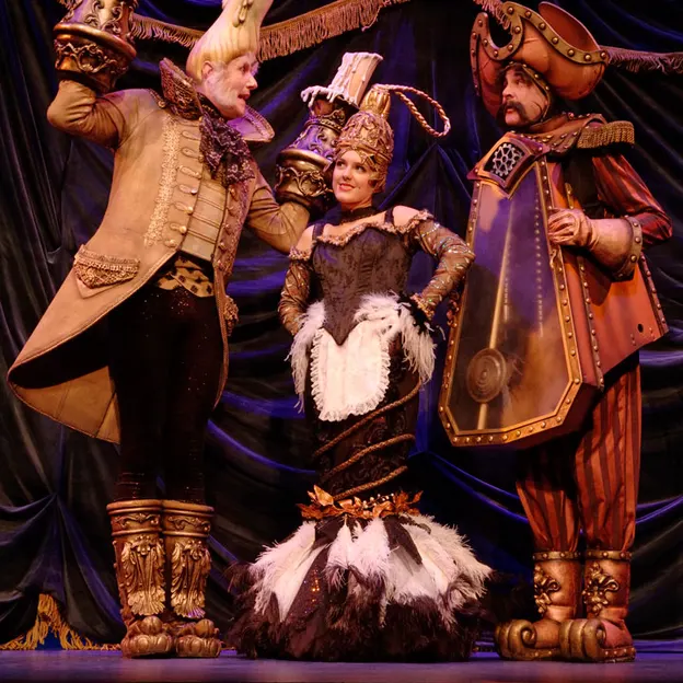 Theatre — photograph 39 of 80