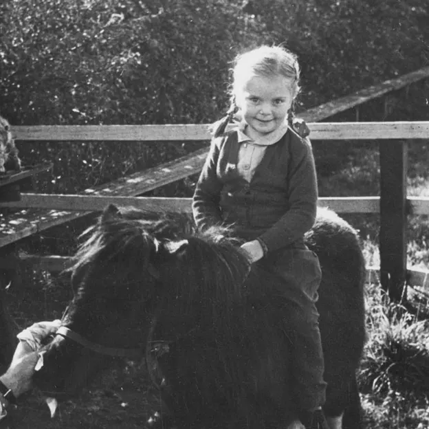 The Life Of Barbara Langer (nee Blunden) — photograph 26 of 100