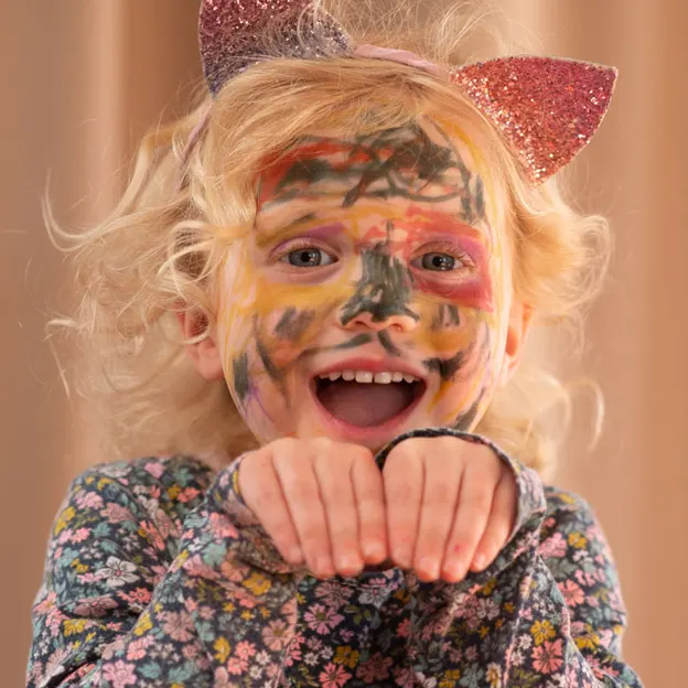 29.8.2020 Heidi Self Face Painting — photograph 18 of 20