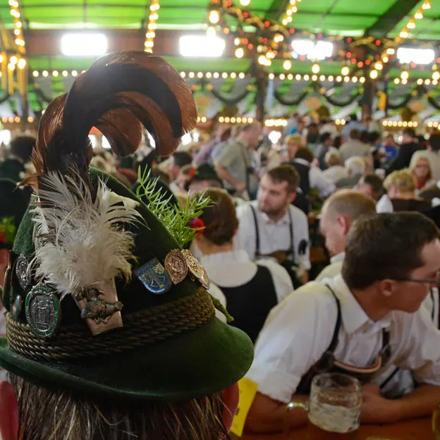 Oktoberfest 2012 — photograph 35 of 90