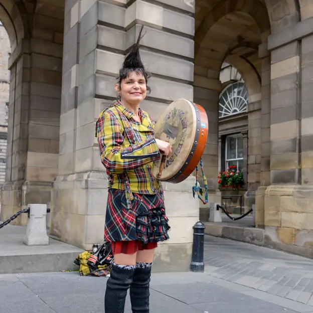 Buskers — photograph 29 of 33