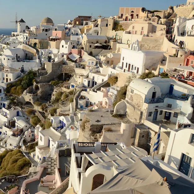 Santorini — photograph 14 of 30