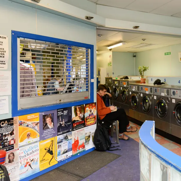 Shops Inside — photograph 15 of 21