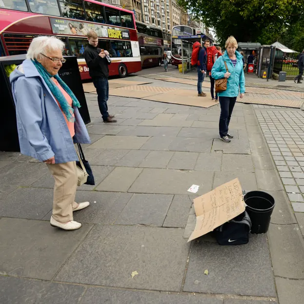 Buskers — photograph 28 of 33