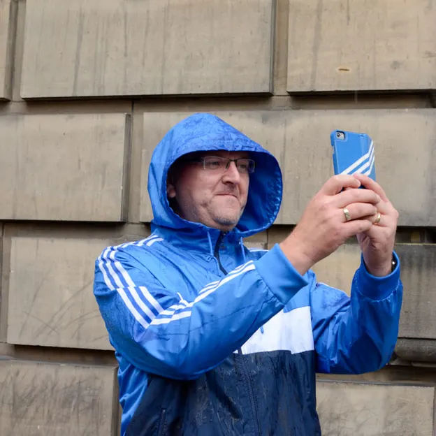 People Taking Photographs — photograph 17 of 24