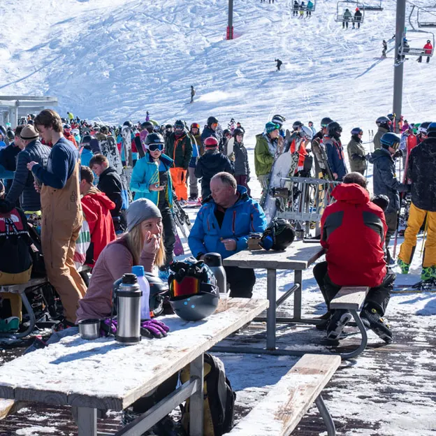 26.8.2020 Mt Slutt Busy POW Day — photograph 27 of 66