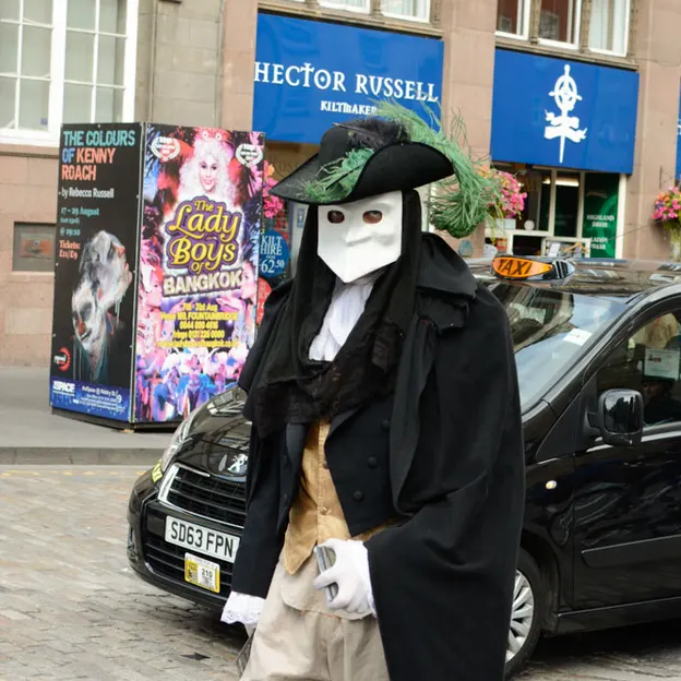 Costume — photograph 15 of 24