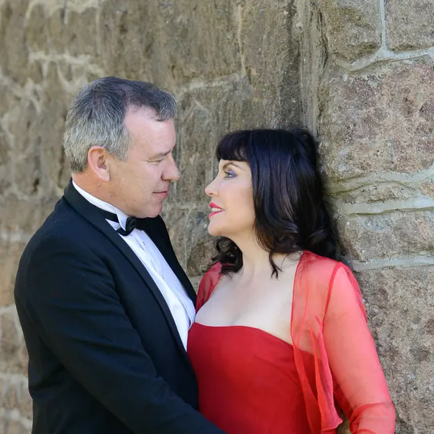 Denise & Rob Engagement Portrait — photograph 17 of 26