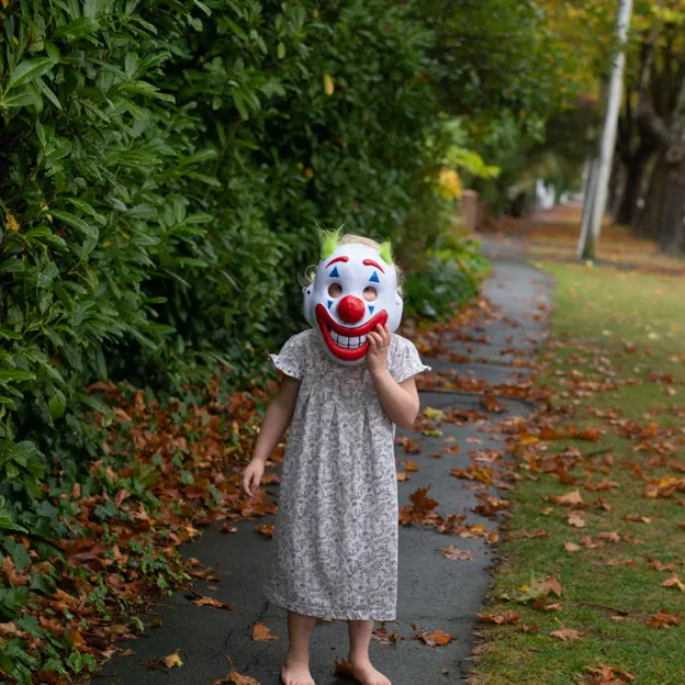 30.3.2020 Girls Wearing Masks — photograph 10 of 13