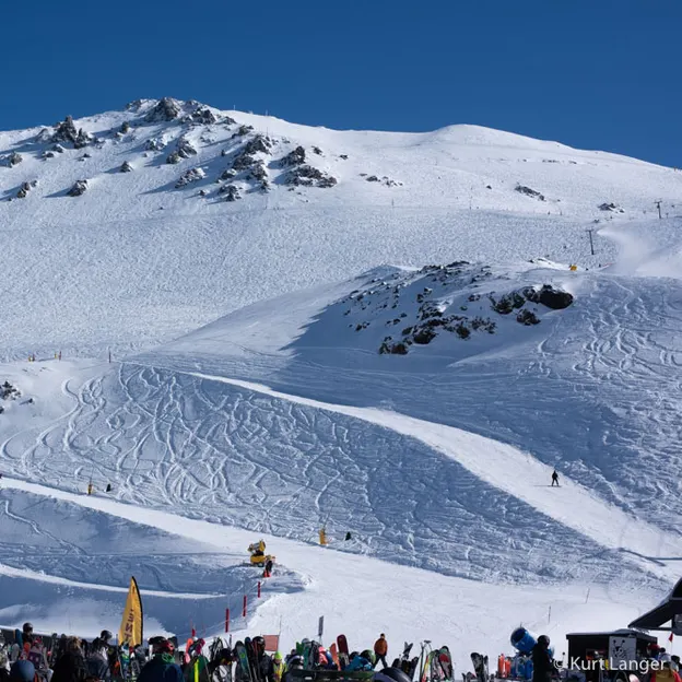 26.8.2020 Mt Slutt Busy POW Day — photograph 28 of 66