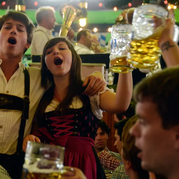 Oktoberfest 2012 — photograph 36 of 90