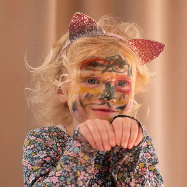 29.8.2020 Heidi Self Face Painting — photograph 15 of 20