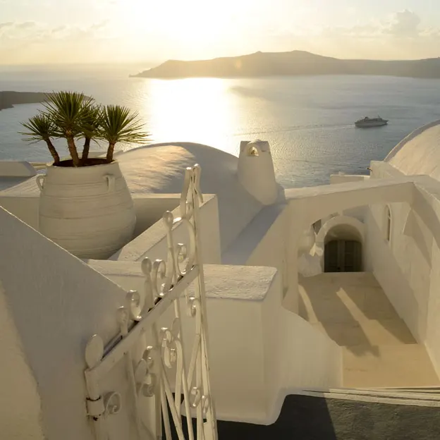 Santorini — photograph 11 of 30