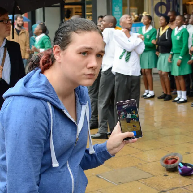 People Taking Photographs — photograph 18 of 24