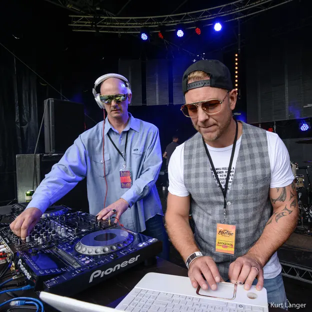 Dirty Cash At Electric Avenue (2018) — photograph 32 of 60