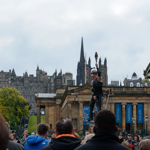 Classic Edinburgh — photograph 29 of 36