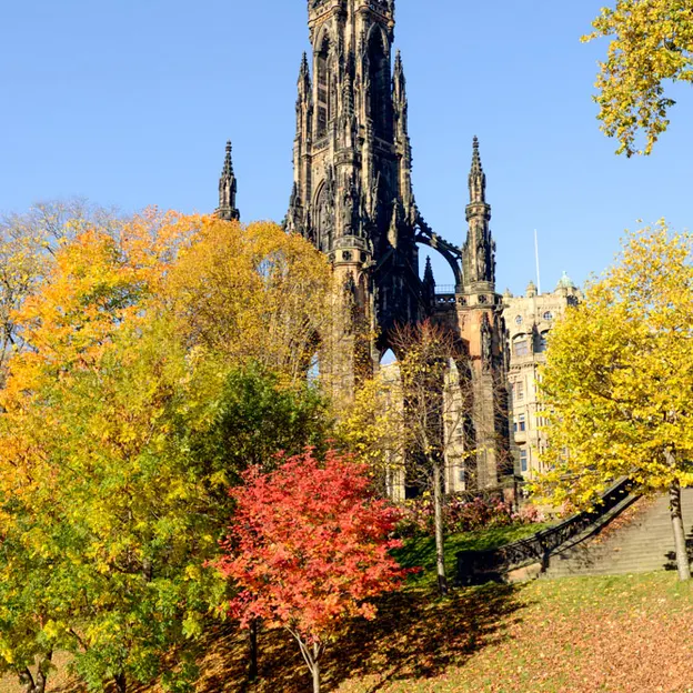 Beautiful Edinburgh — photograph 22 of 24