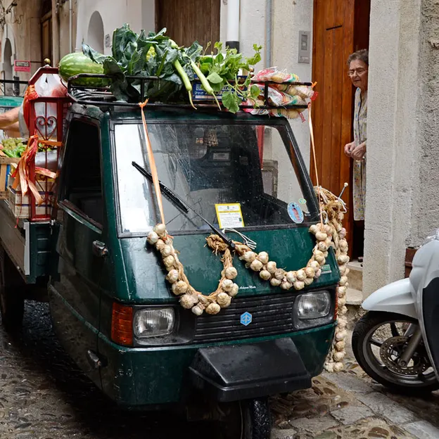 Sicily — photograph 9 of 12