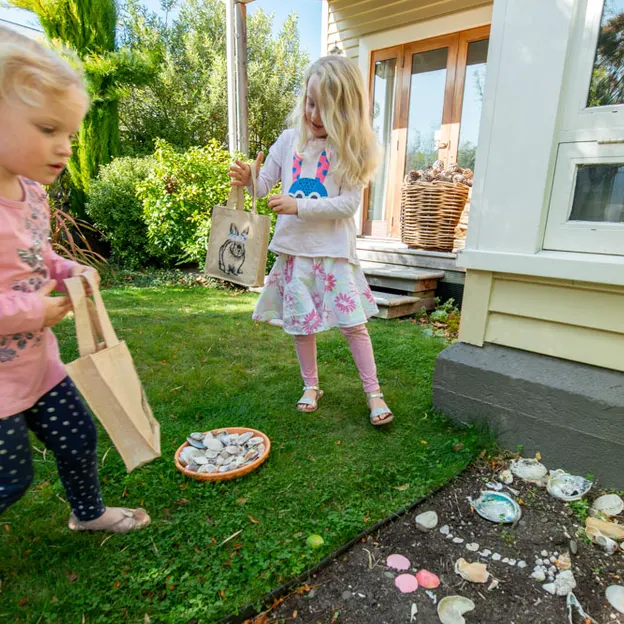 13.4.2020 Easter Hunt — photograph 16 of 32