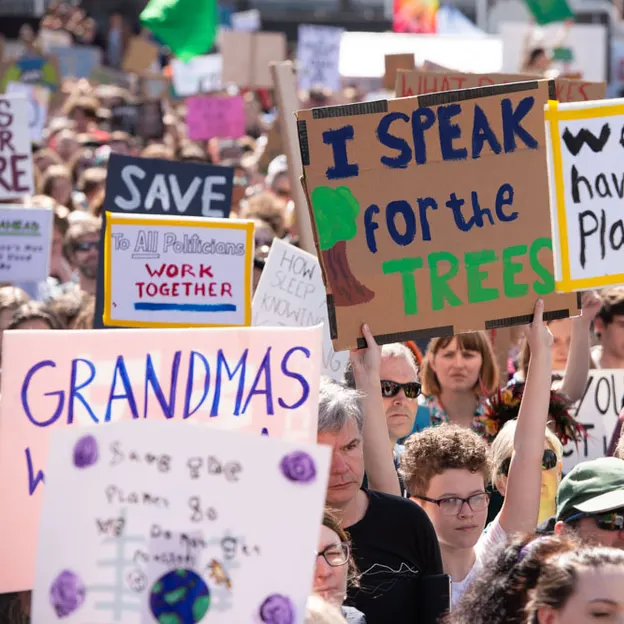 Strike for Climate Christchurch 27.09.2019 — photograph 12 of 83
