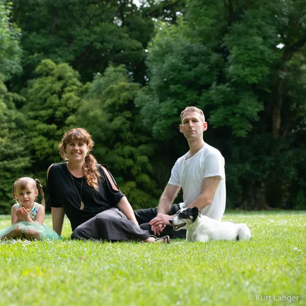 Maxwells Family Portrait — photograph 11 of 77