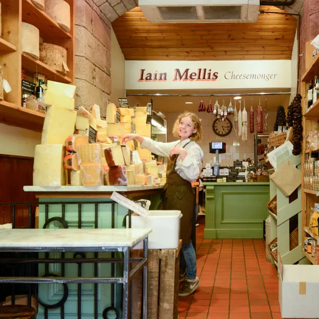 Shopkeepers & Workers — photograph 10 of 15