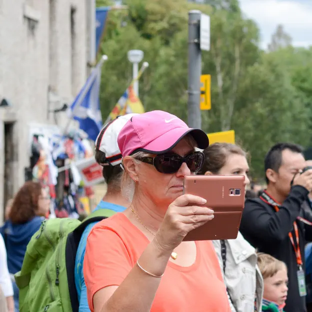 People Filming — photograph 10 of 13