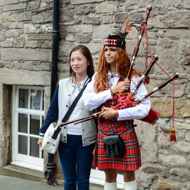 Buskers — photograph 11 of 33