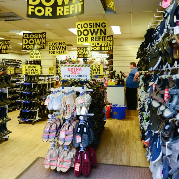 Shopkeepers & Workers — photograph 11 of 15