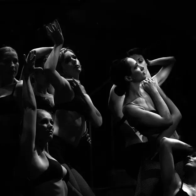Theatre — photograph 34 of 80