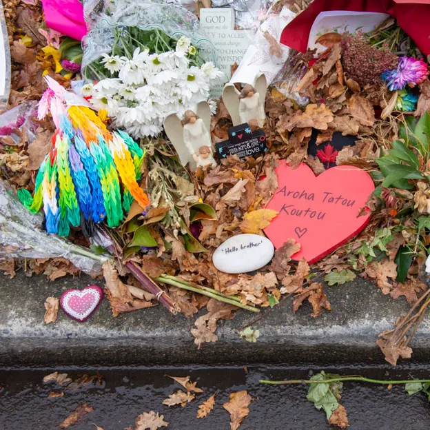 Thorough Look At The Al Noor Mosque Tributes 2.04.2019 — photograph 31 of 35