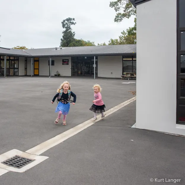 24.3.2020 Riccarton Mall & School — photograph 21 of 22