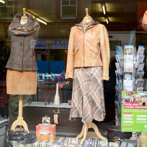 Shops - Charity — photograph 10 of 20