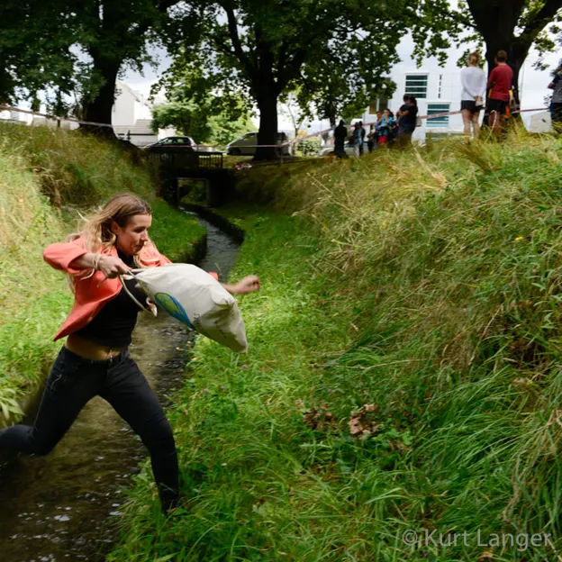 Day 2 Of The Christchurch Terrorist Massacre — photograph 21 of 40