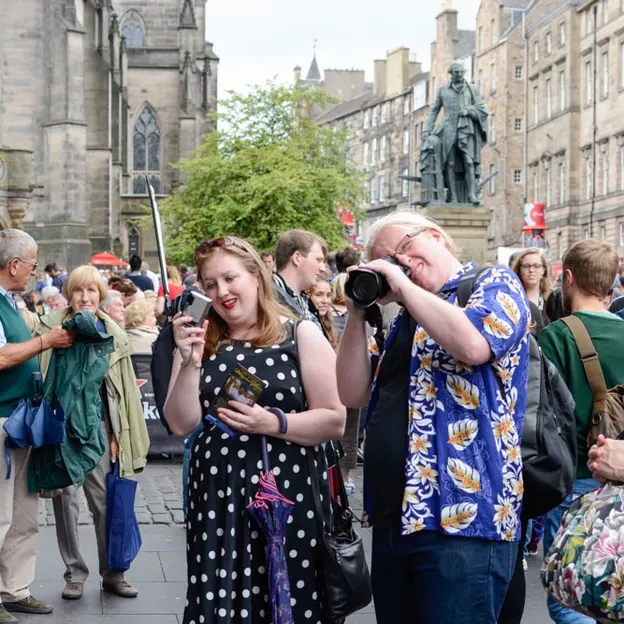 People Taking Photographs — photograph 16 of 24