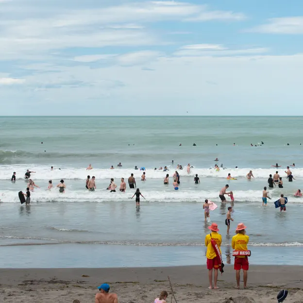 12.1.2020 Hot Day At The Beach — photograph 12 of 28