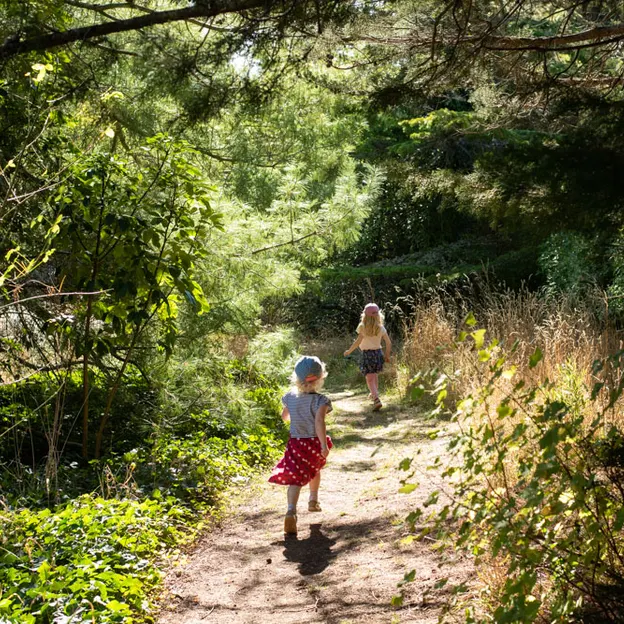 10.4.2020 Victoria Park — photograph 43 of 52