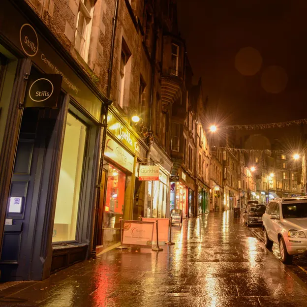 Last night in Edinburgh — photograph 9 of 16