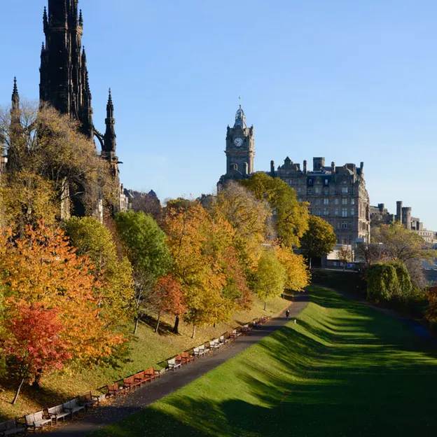 Beautiful Edinburgh — photograph 21 of 24