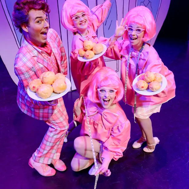 Hairspray Program Images — photograph 10 of 11